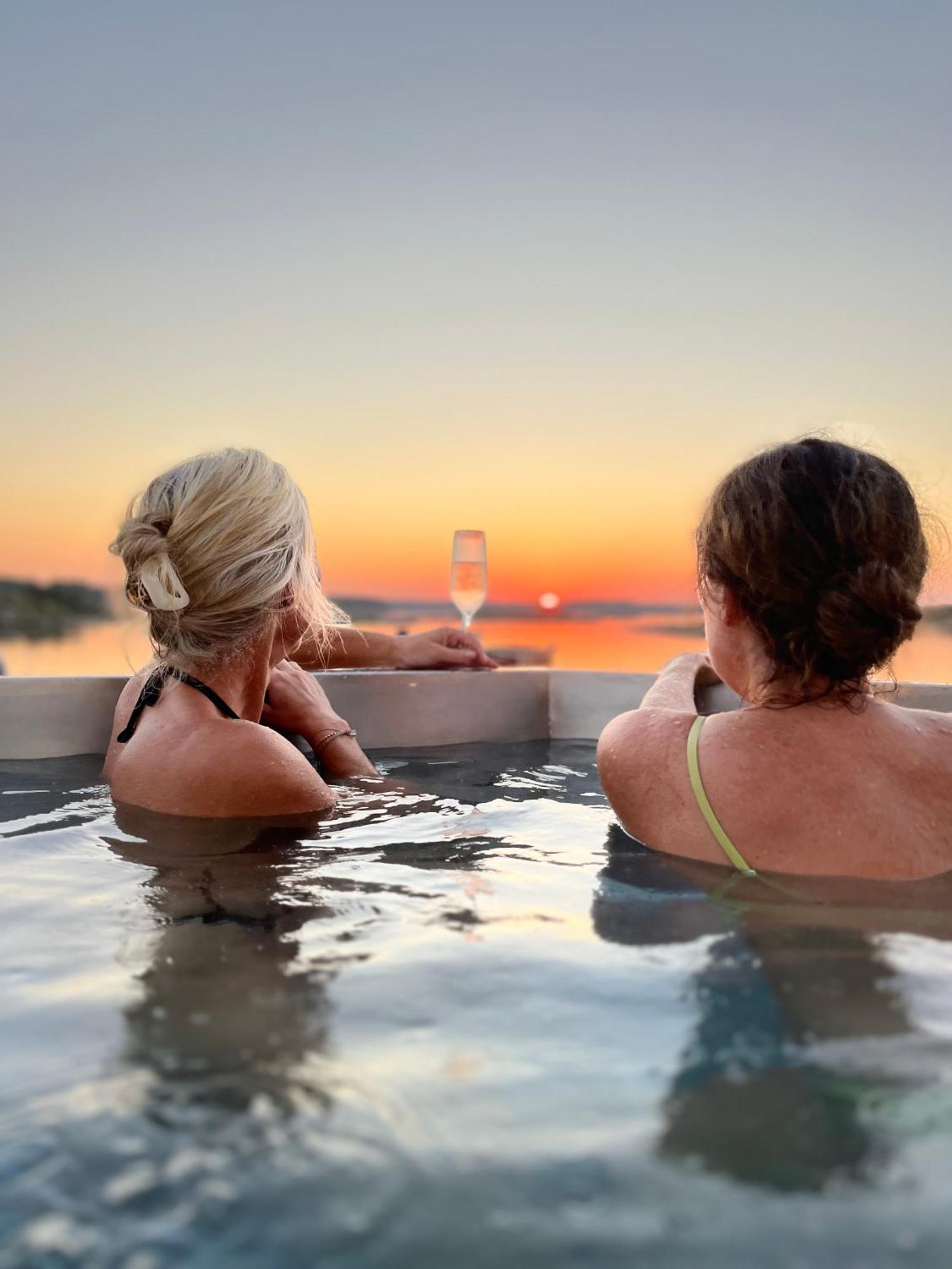 Tanumstrand Spa & Resort Stugor Grebbestad Bagian luar foto